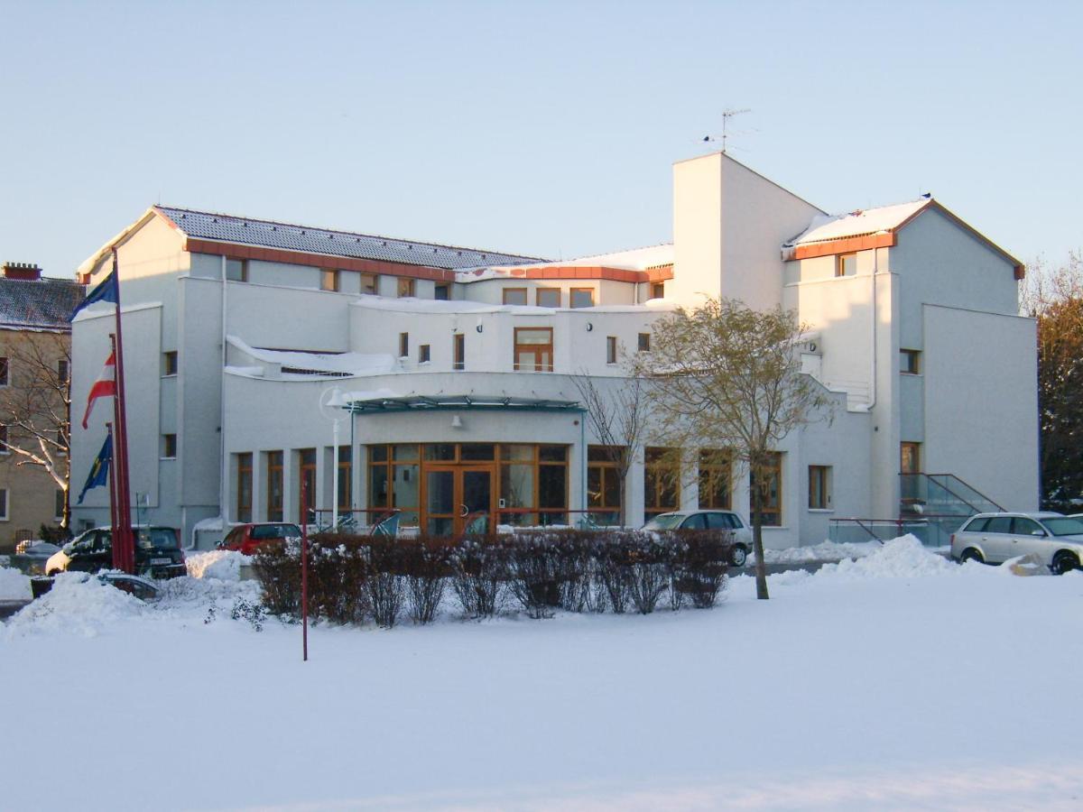 Am Spiegeln Dialog.Hotel.Wien Exterior photo