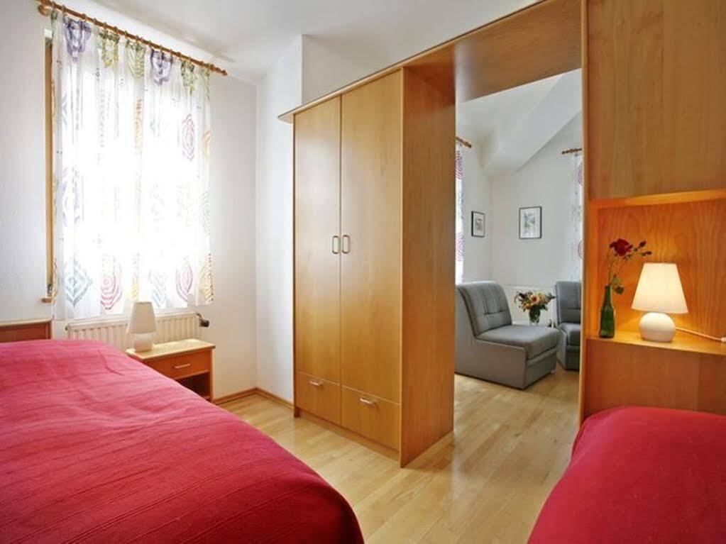 Am Spiegeln Dialog.Hotel.Wien Exterior photo